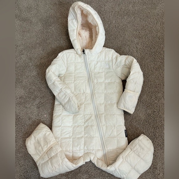 The North Face Thermoball Snowsuit - Picture 1 of 8